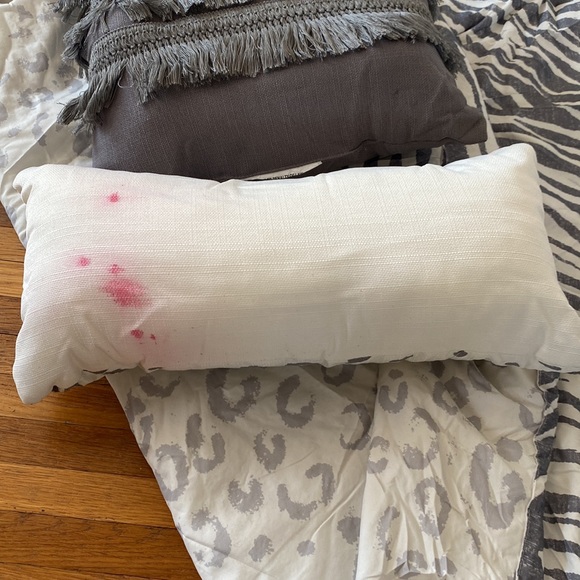 OpalHouse Full/Queen comforter set reversible. - Picture 4 of 5